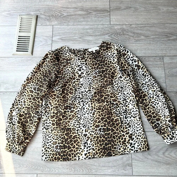 Lark & Ro Leopard Chiffon Blouse Made in USA - Picture 4 of 14